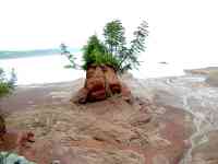 020730 Nova Scotia CA Glooscap Trail Bay Of Fundy 8 clay bluff